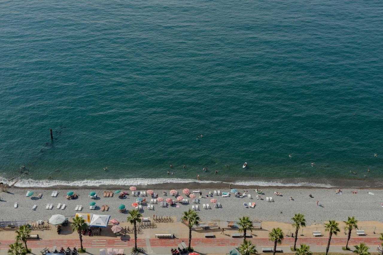 The Spot Apartments - Orbi Beach Tower Batumi Eksteriør bilde