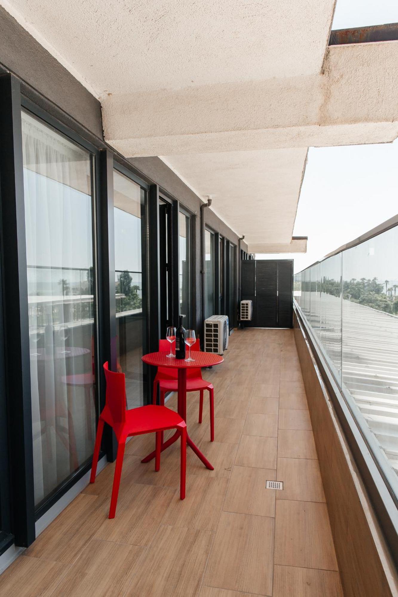 The Spot Apartments - Orbi Beach Tower Batumi Eksteriør bilde
